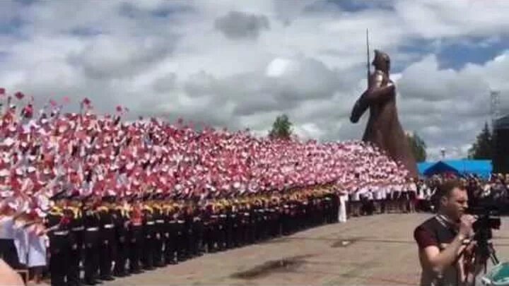 День победы песня детский хор. Тысячный хор Ставрополь 9 мая. Тысячный хор Ставрополь 2022. Хор детей на 9 мая. День Победы детский хор.