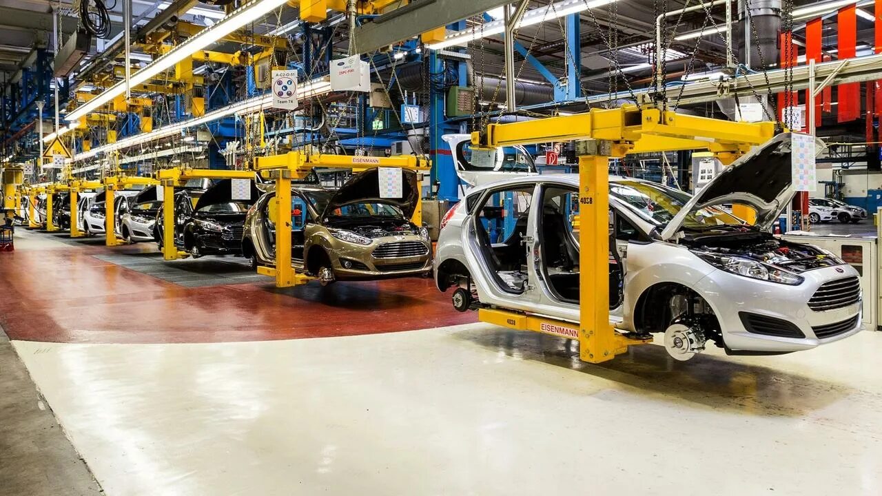 Где производятся машины. Ford Factory. Завод Форд Фиеста в Кельне. Автомобильная промышленность. Завод автомобилей.