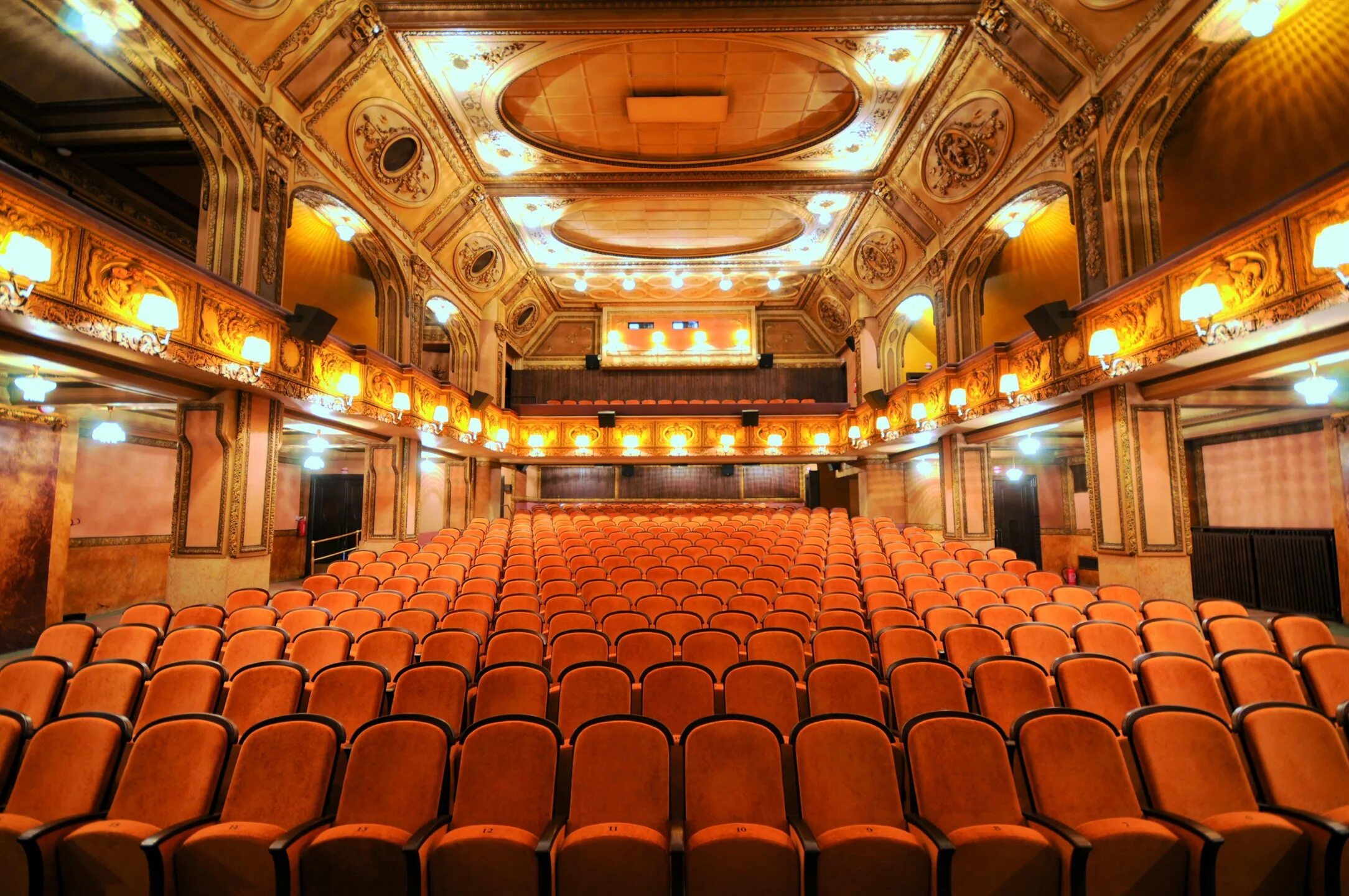 Прага синема. Кинотеатр Lucerna, Прага, чешская Республика. Концертный зал в Праге. Кинотеатр.
