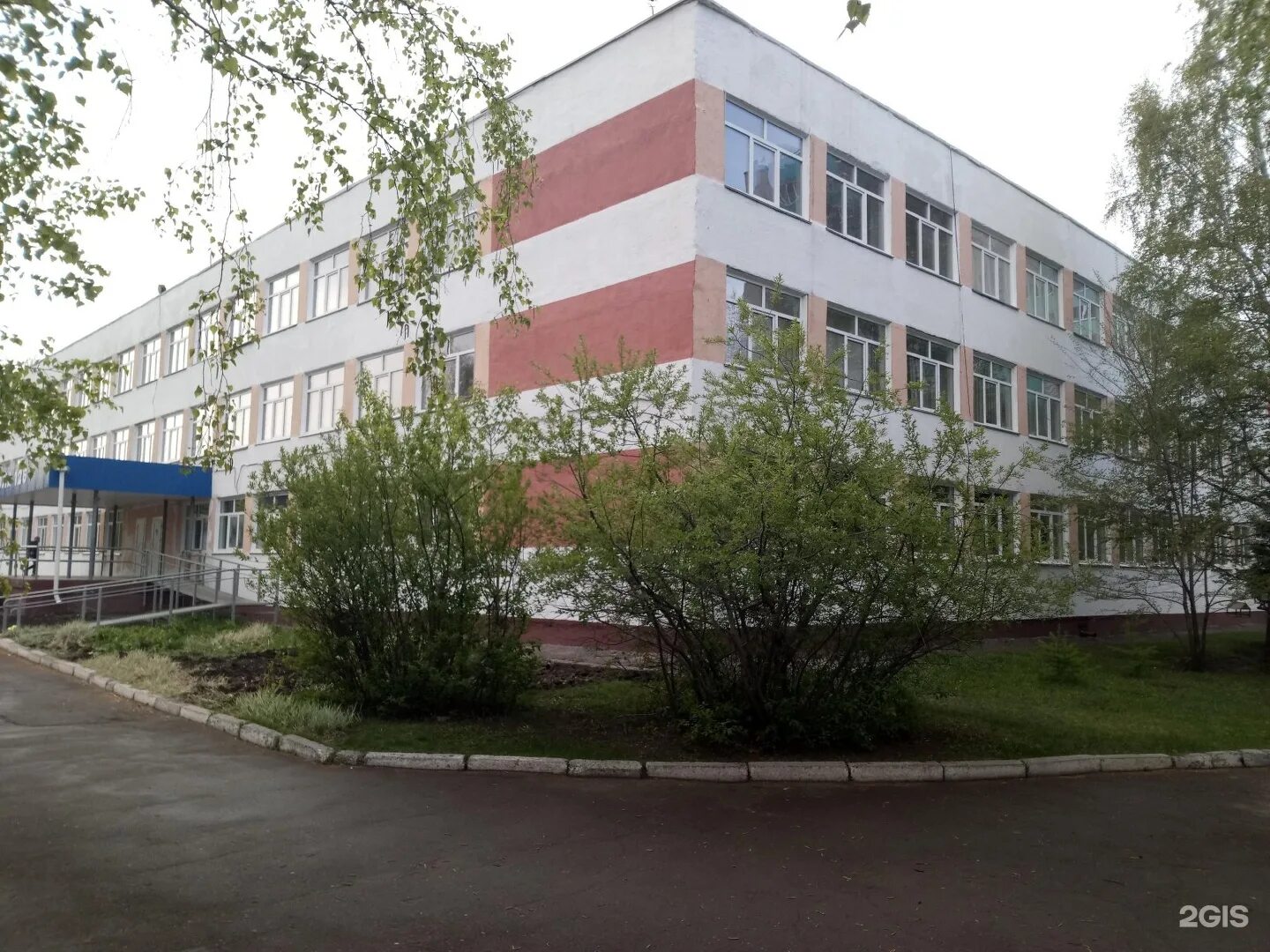 школа 126 адрес