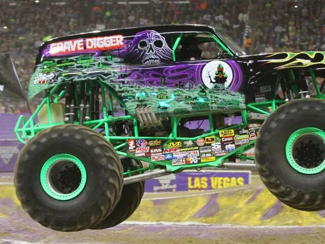 Grave Digger монстр трак. Monster Jam Grave Digger. Монстр трак Bigfoot. Grave Digger машина. Монстр трак человек