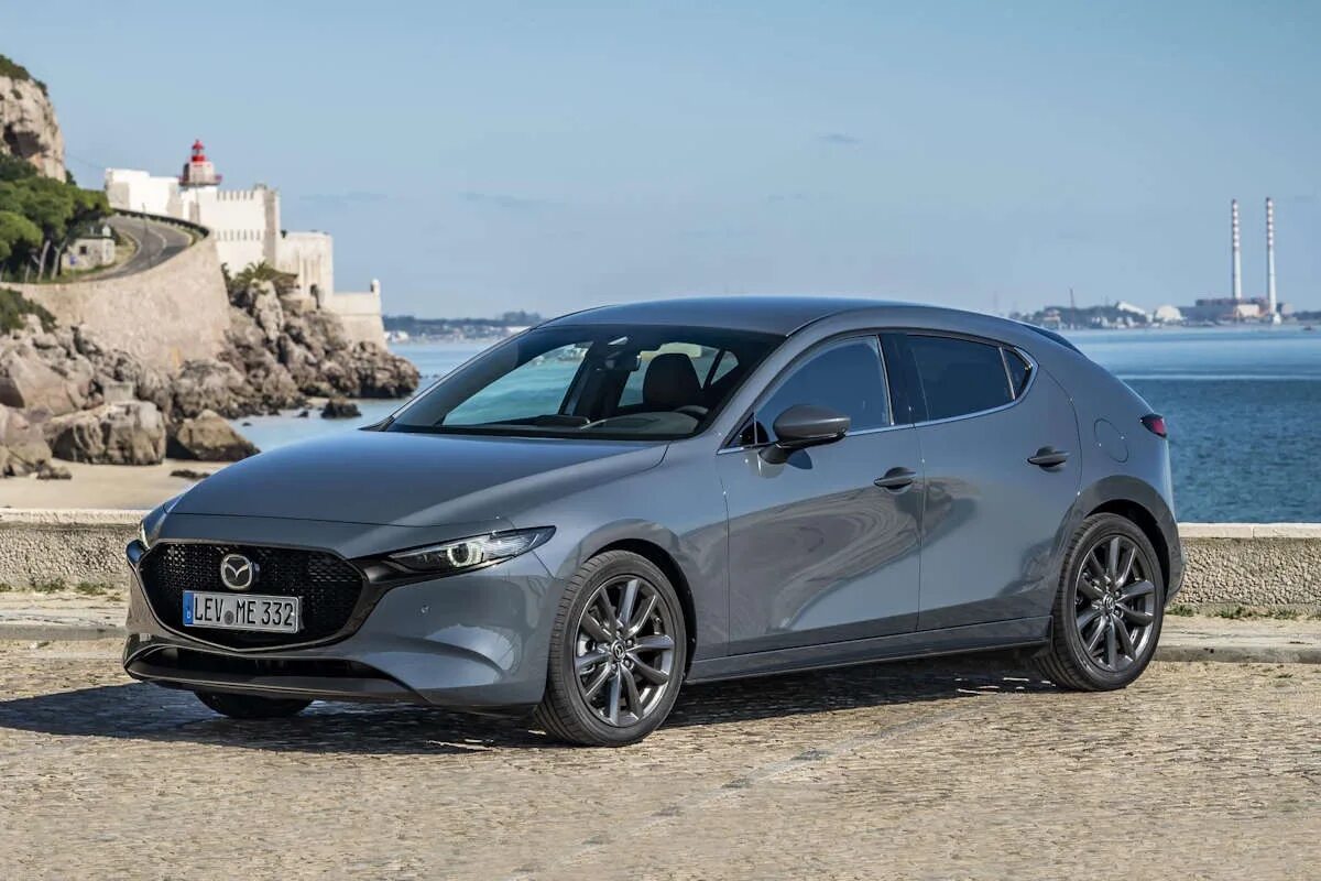 Мазда 6 турбо. Мазда 3 2020 серая. Mazda 3 Polymetal Gray. Mazda 3 2019 2.5. Mazda 3 Hatchback 2019.