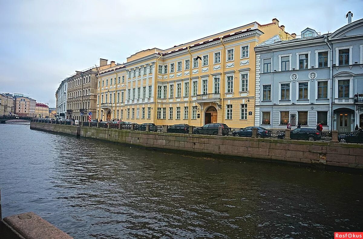 Петербург мойка 12 пушкин. Набережная мойки 12 санкт-петербург. набережная реки мойки дом пушкина. санкт-петербург, наб. реки мойки, д. 12. музей-квартира пушкина в санкт-петербурге.
