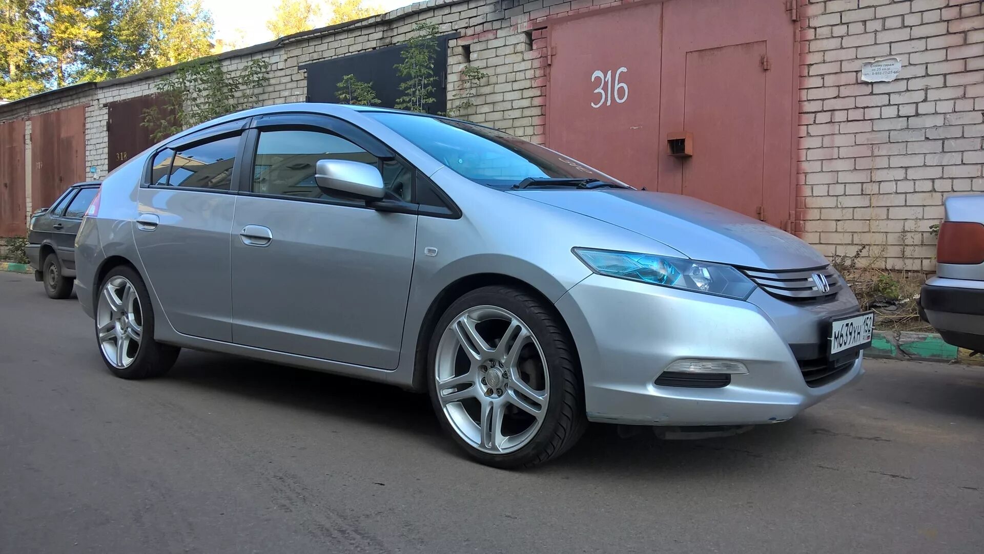 Инсайт купить. Honda Insight диски r16. Honda Insight r17 Disk. Хонда Инсайт на 17 дисках. Honda Insight r17 диски.