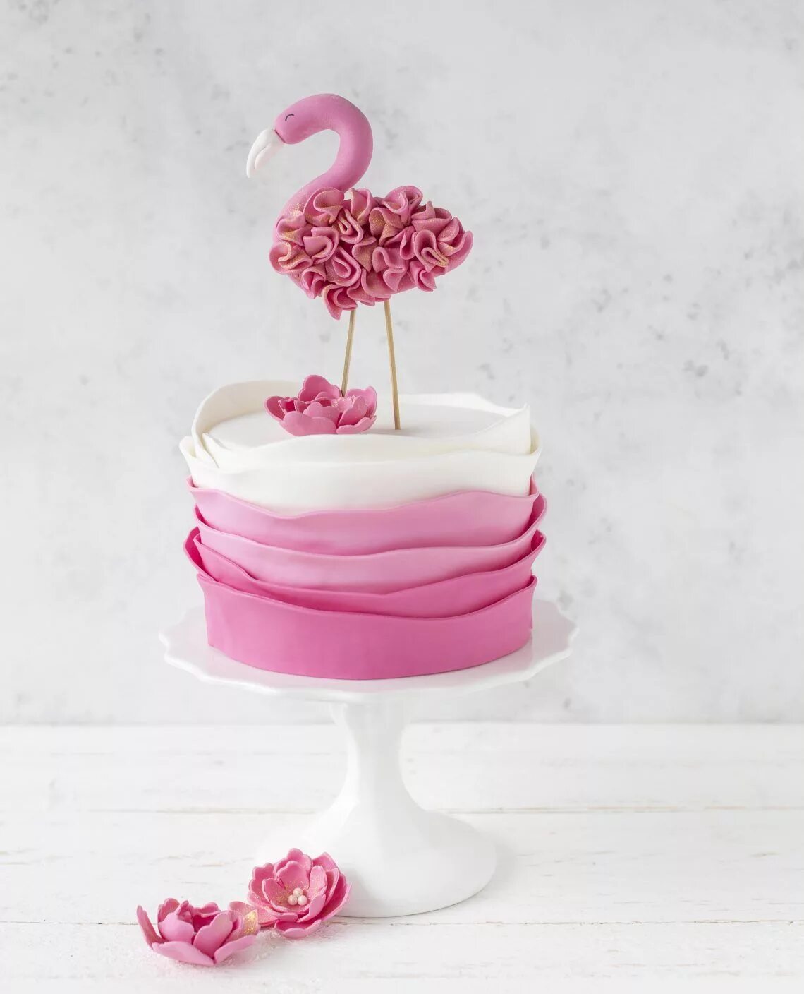 Торт фламинго. Торт розовый Фламинго. Торт розовый Фламинго для девочки. Розовый торт для девочки. Торт с Фламинго для девочки.