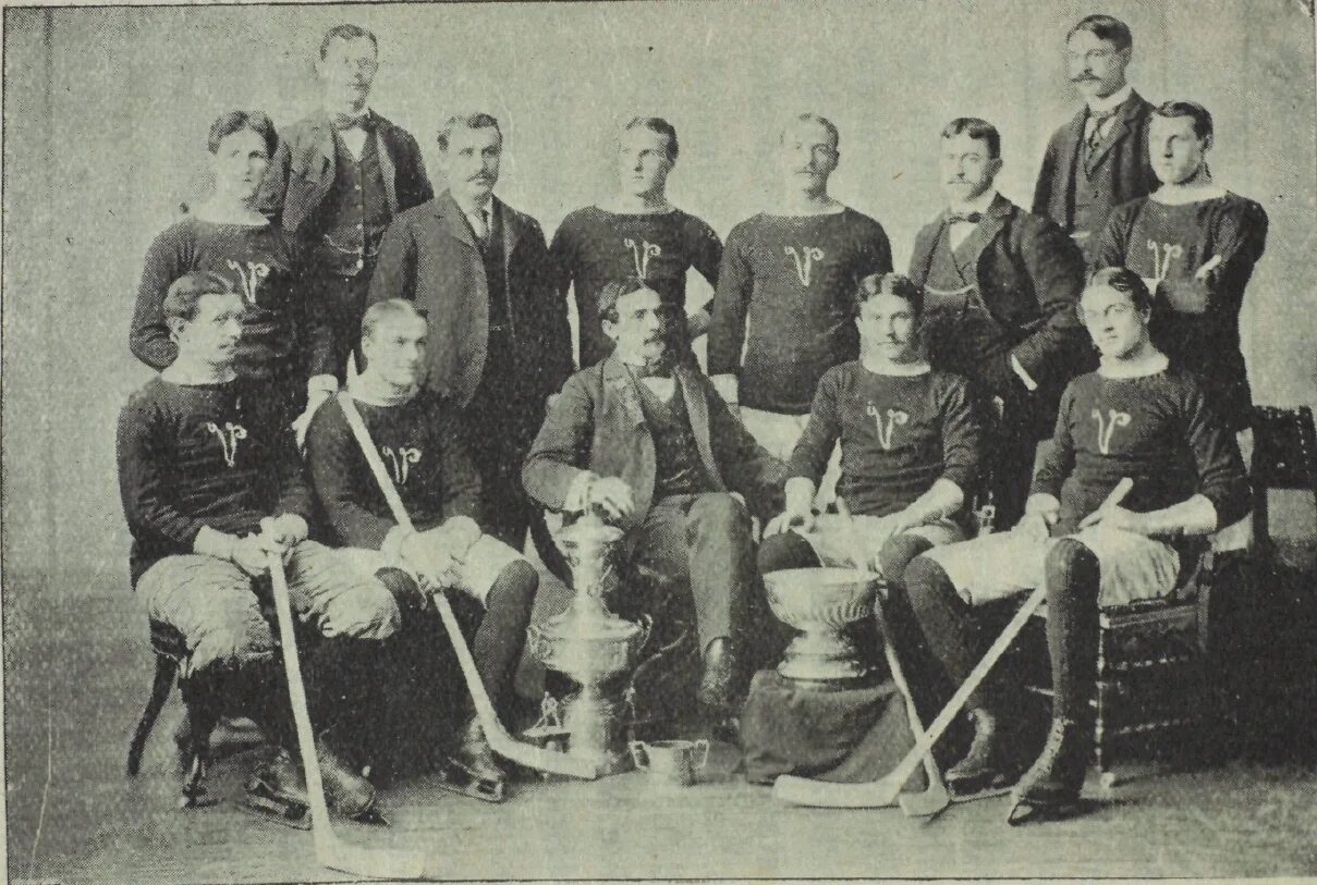 Первая хоккейная команда. Первая хоккейная команда Канады 1904. Хоккей 19 век Канада. Первая команда хоккея в 1904 Канада. Хоккей Монреаль 1875 год.