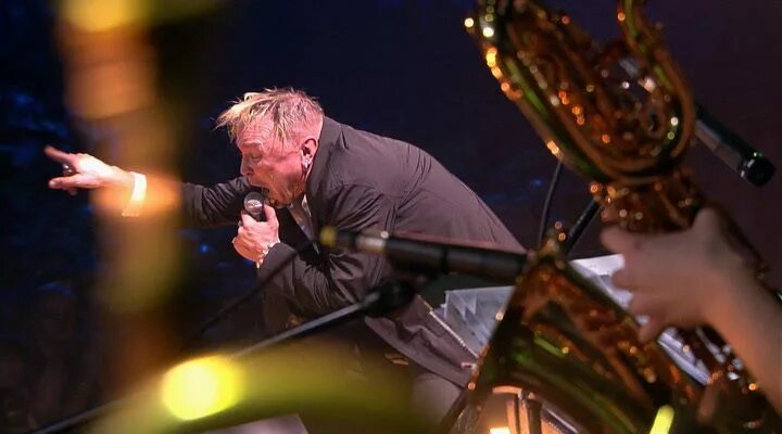 гарик сукачев в молодости. гарик сукачев. гарик сукачёв 5 0 в мою пользу юбилейный концерт. белла чао гарик сукачев концерт. фото гарика сукачева в очках.