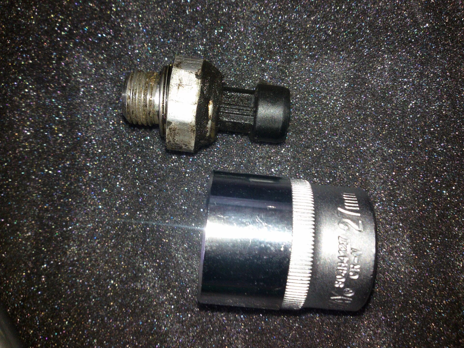 Датчик указателя давления масла 2410. Датчик давления масла подходит от. Датчик давления масла мм370(м). Датчик давления масла ауди 100 1,8. Датчик давления масла ауди 100.