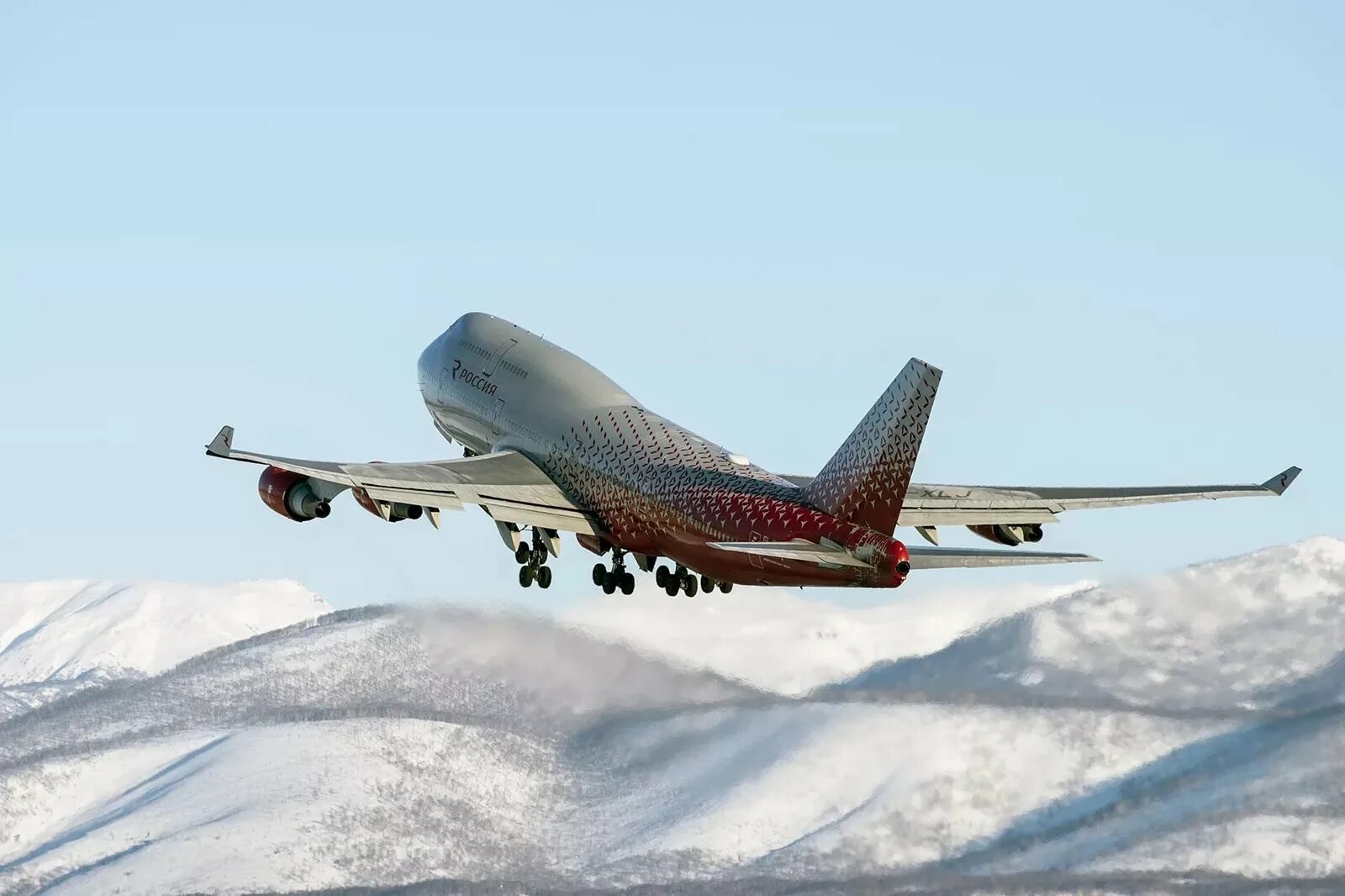 турбулентность камчатка. "турбулентность". символ шторм турбулентность самолёт. самолет в небе акварель. турбулентность камчатка.