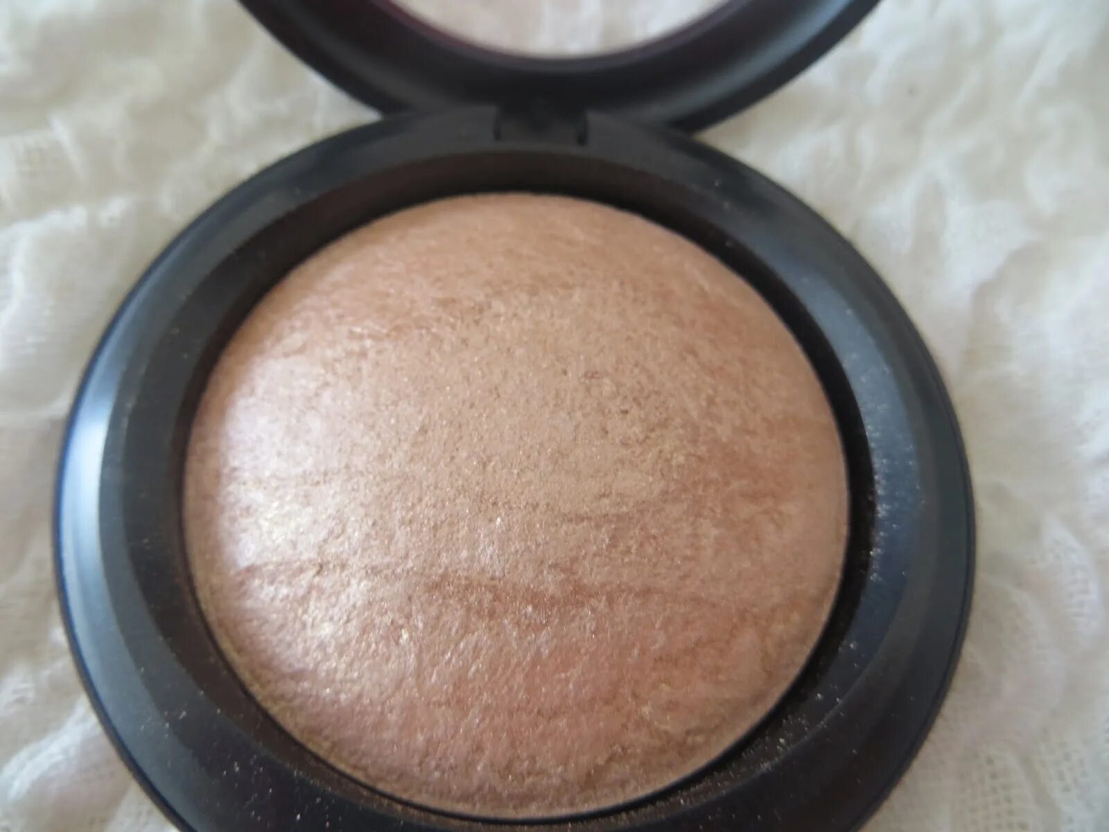 Mac small eye shadow satin taupe. Mac really me помада. нюдовый карандаш от мак. Mac review. Mac dame румяна.
