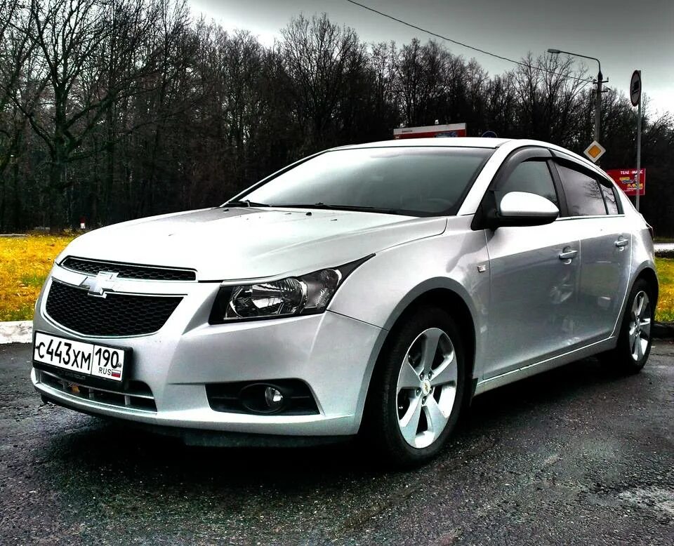 Шевроле круз холодно. Шевроле Круз 2012 1.8 хэтчбек. Chevrolet Cruze 2012 хэтчбек 1.8. Шевроле Круз 1.8 2015. Шевроле Круз с167ае799.