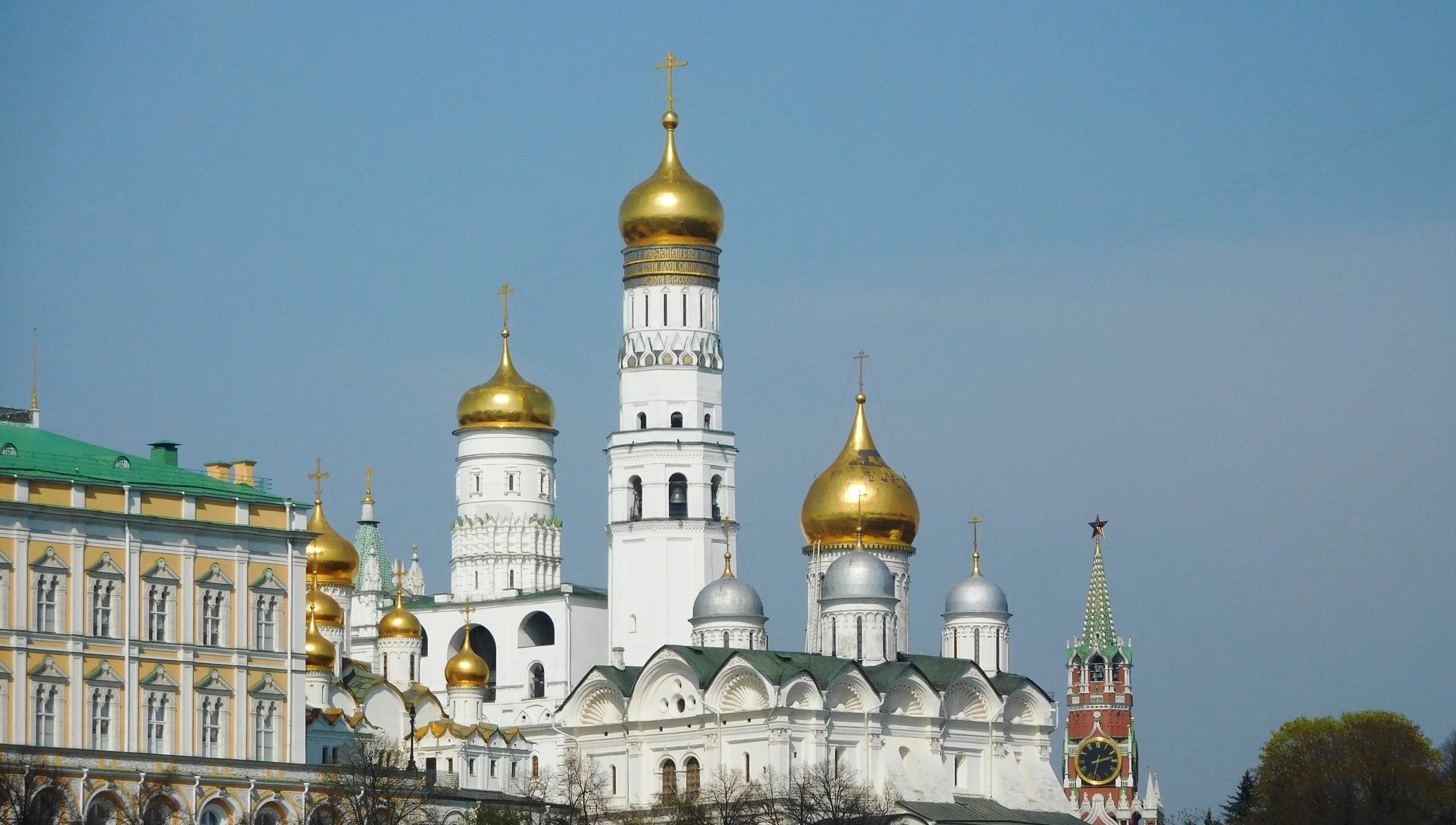 Архангельск московского кремля. Воскресенская Церковь в Кремле 1552. Воскресенский собор с колокольней Казань.