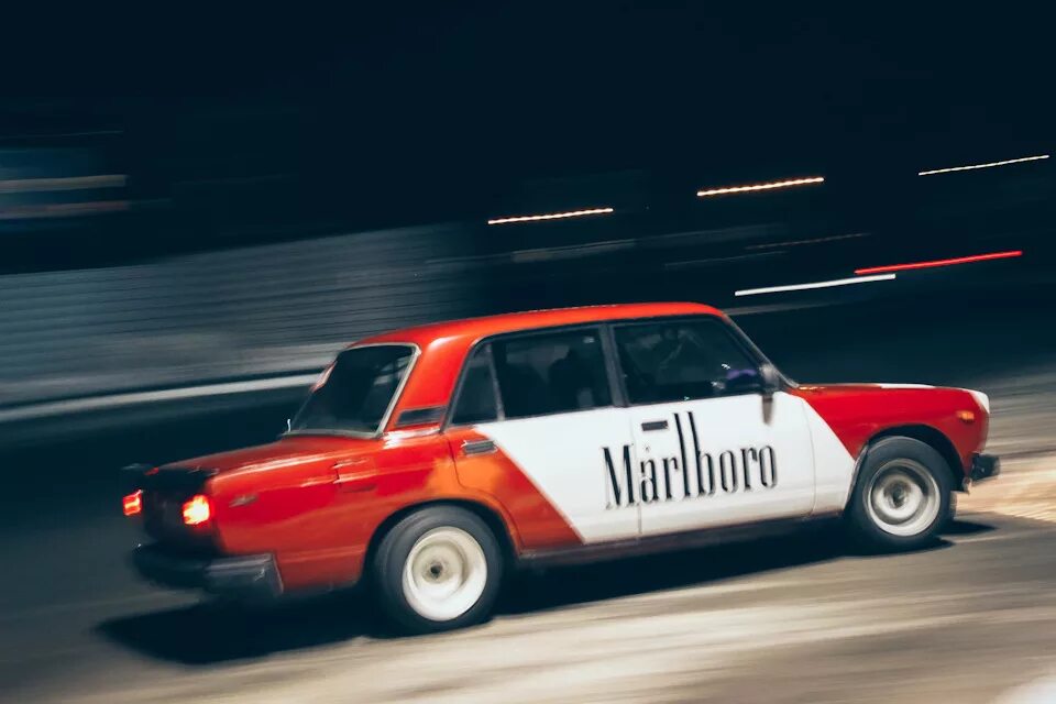 Bmw e36 marlboro. Винил на 2107 мальборо. Бмв мальборо м5. Мальборо жигули 2105. Бмв е34 marlboro.