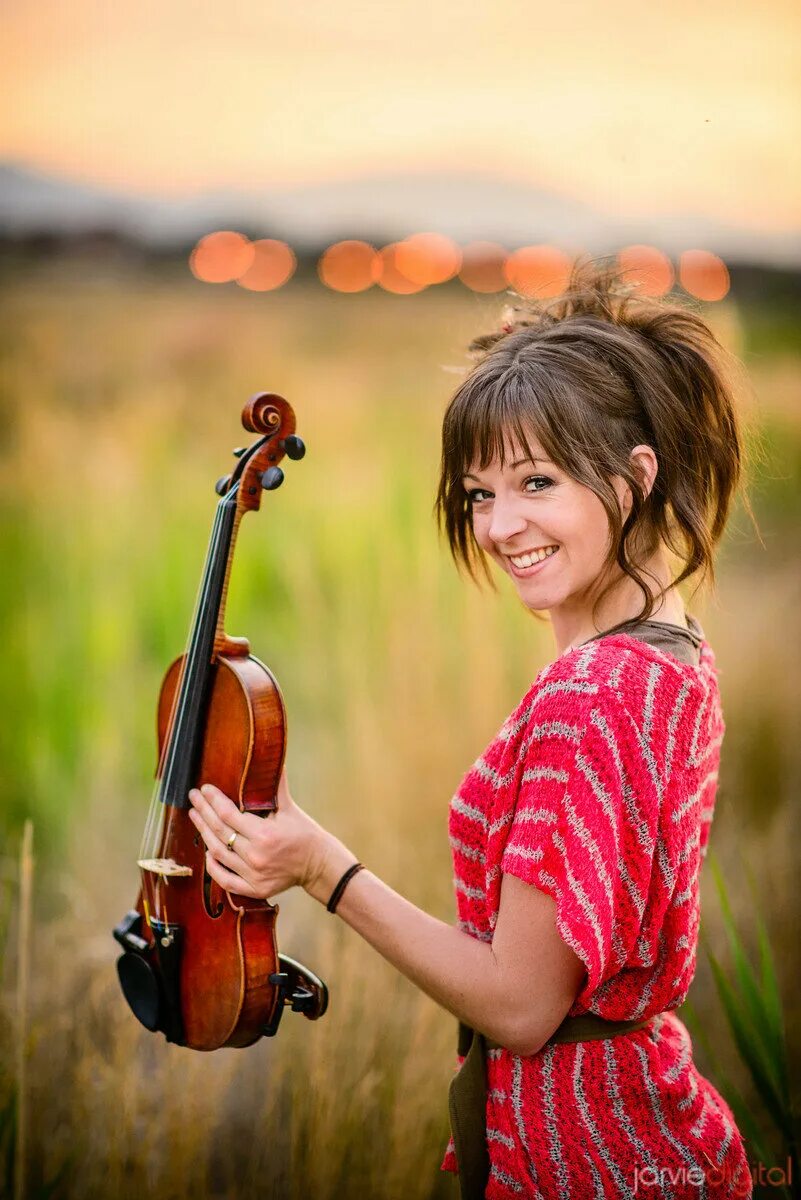 Линси стирлинг. Линдси Стирлинг. Стирлинг скрипка. Линси Стирлинг скрипка. Lindsey Stirling фото.