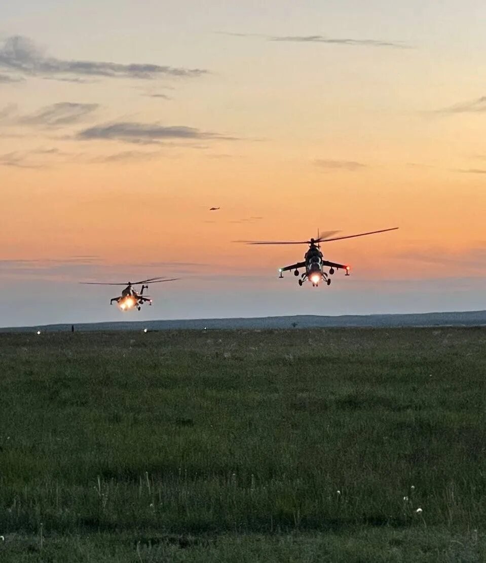 Связь в зоне сво. Сво на Украине. Ми-24 в зоне отчуждения. Вертушки пустыни. Истребители и вертушки в зоне сво.