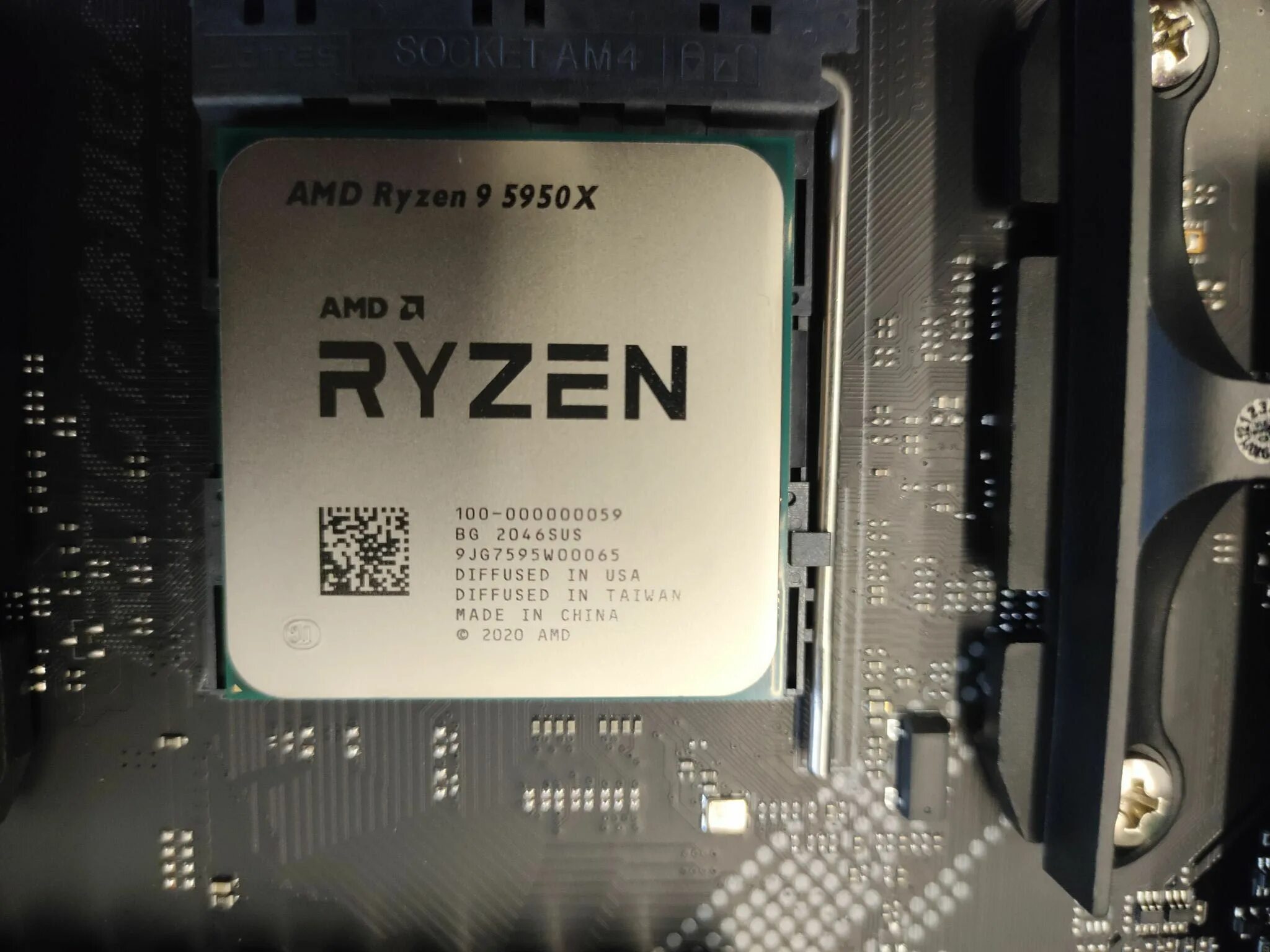 Модели процессоров ryzen. AMD Ryzen 9 5950x. Процессор AMD Ryzen 9 5950x am4 Box. AMD Ryzen 9 3900x. Процессор AMD Ryzen 5 5600x OEM.