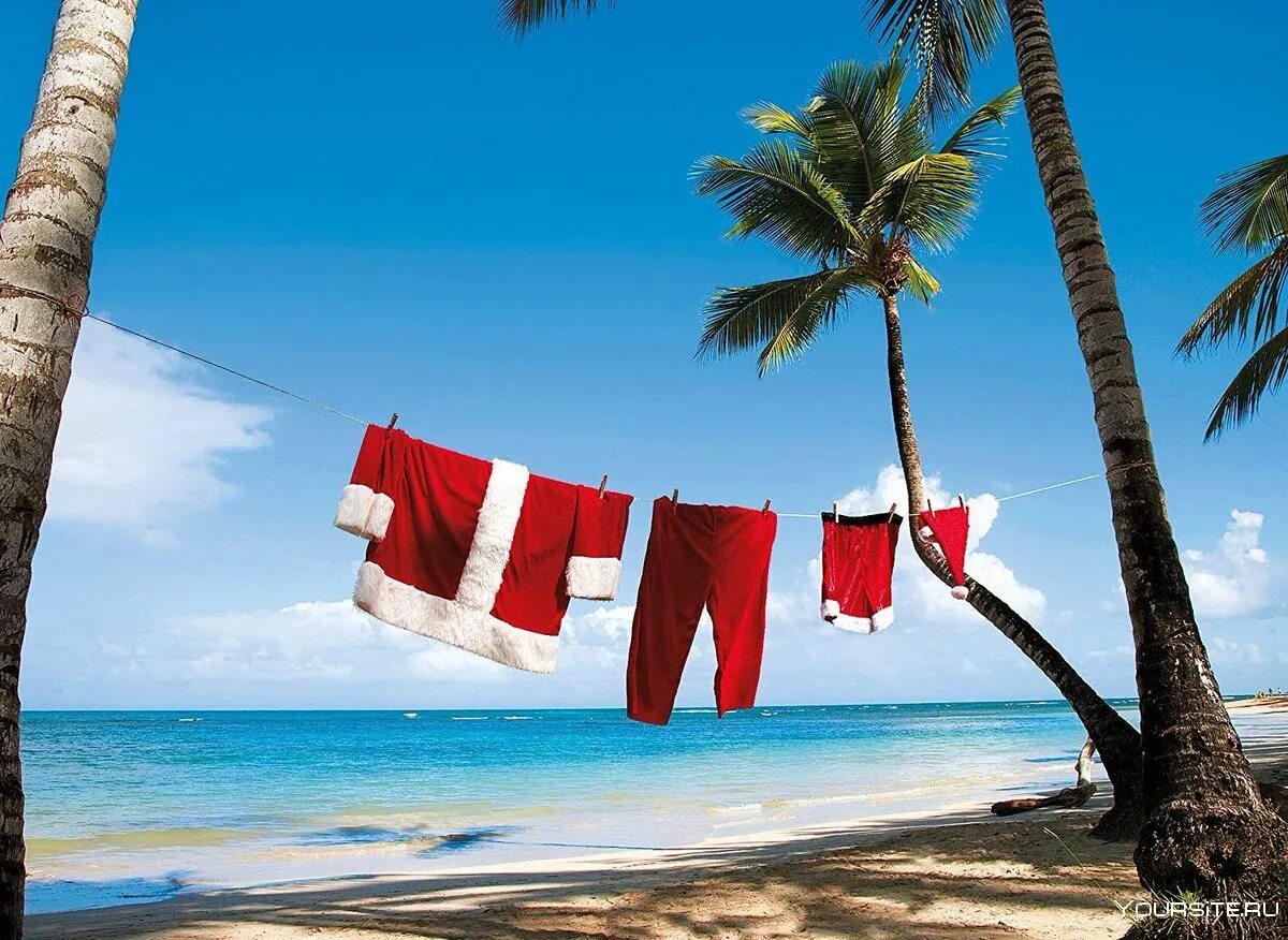 Дед мороз на пляже. Santa beach. Santa beach. Рождество на пляже. Santa beach.