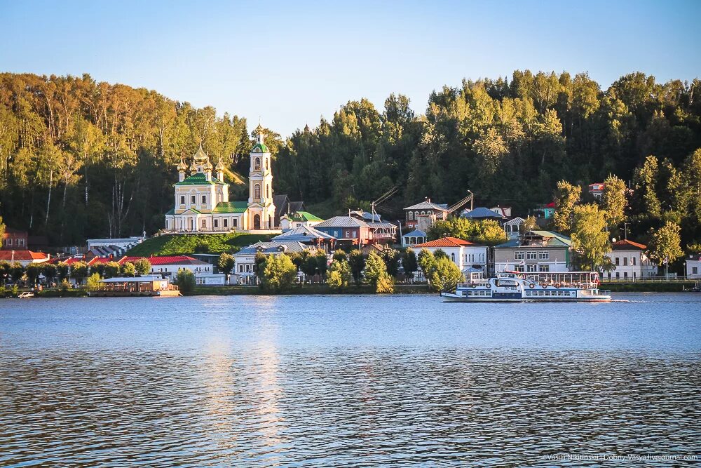 Плес на Волге Ивановская область. Городок Плес на Волге. Плесс Волга Ивановская область. Плес Жемчужина Волги. В больших и малых городах уже давно