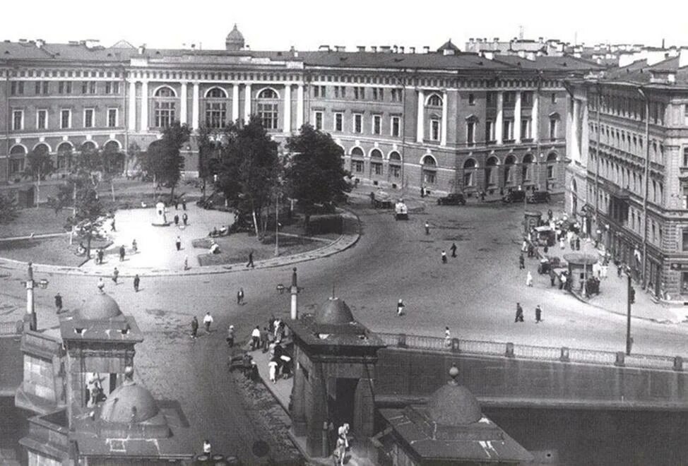 История пл. Ленинград 1930е годы площадь Урицкого. Площадь Ломоносова в Санкт-Петербурге. Чернышева площадь СПБ. Площадь Ломоносова (Министерство внутренних дел.