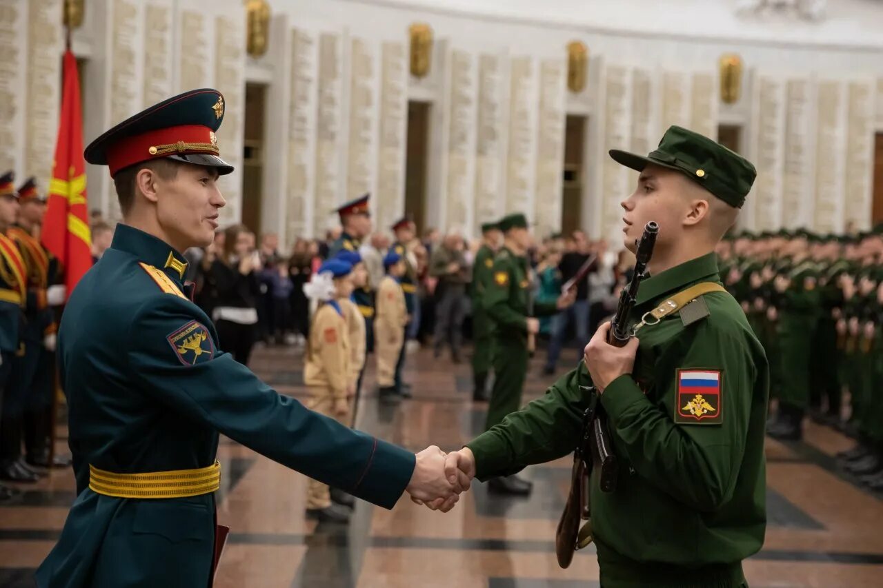 Без офицеры. Преображенский полк Золотухин. Преображенский полк новобранцы. Москва Преображенский полк армия.