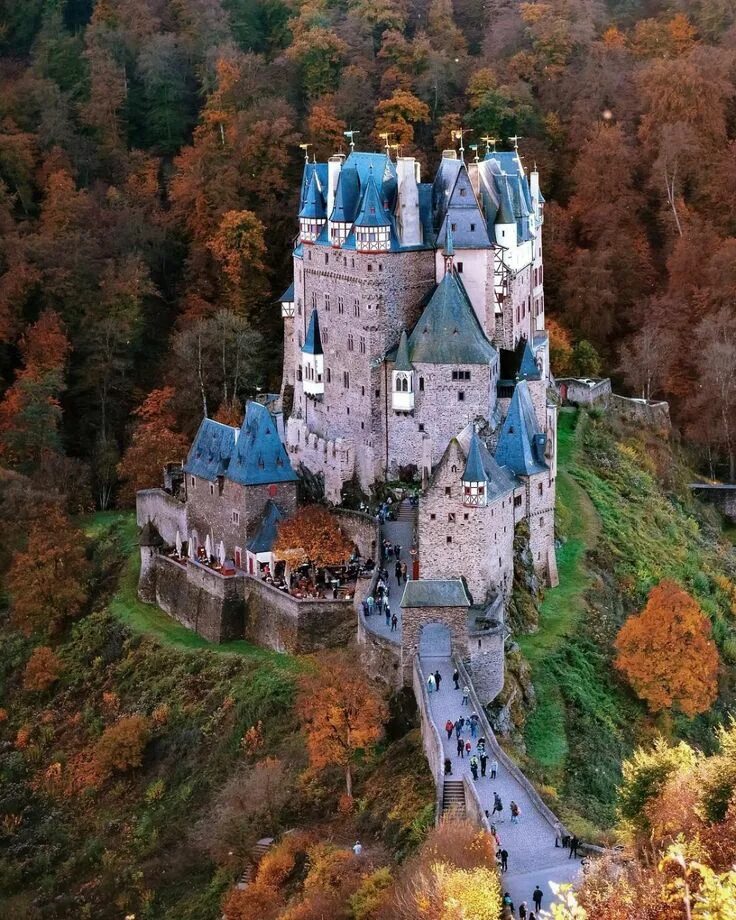 Замок Бург Эльц. Бург Эльц Германия. Замок Burg Eltz Германия. Замок Эльц Рейнланд-Пфальц Германия. Castle pictures