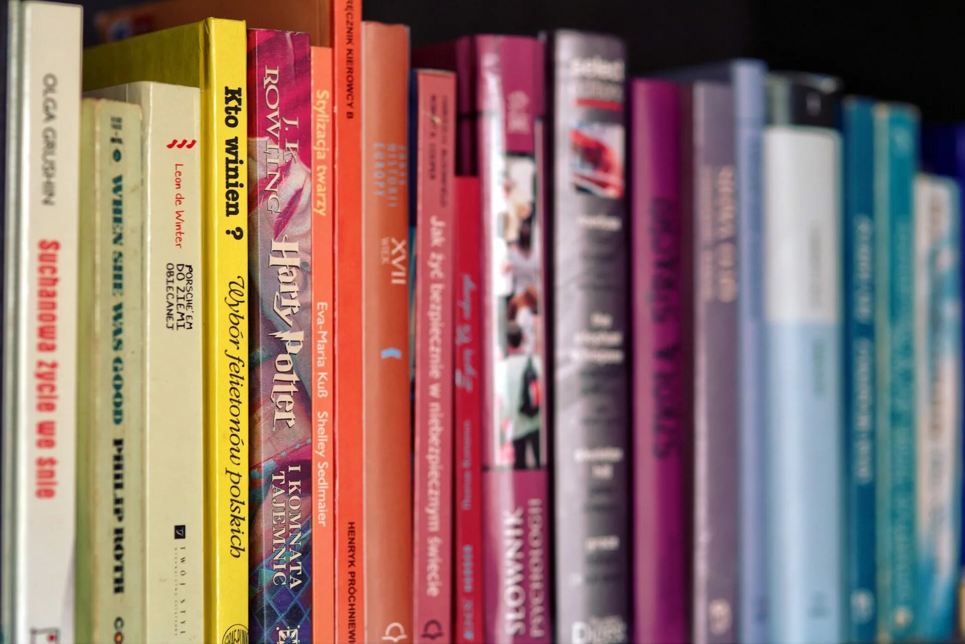 Проблема книг в современном мире. Современные книги. литература книги. современная литература. яркие книги.