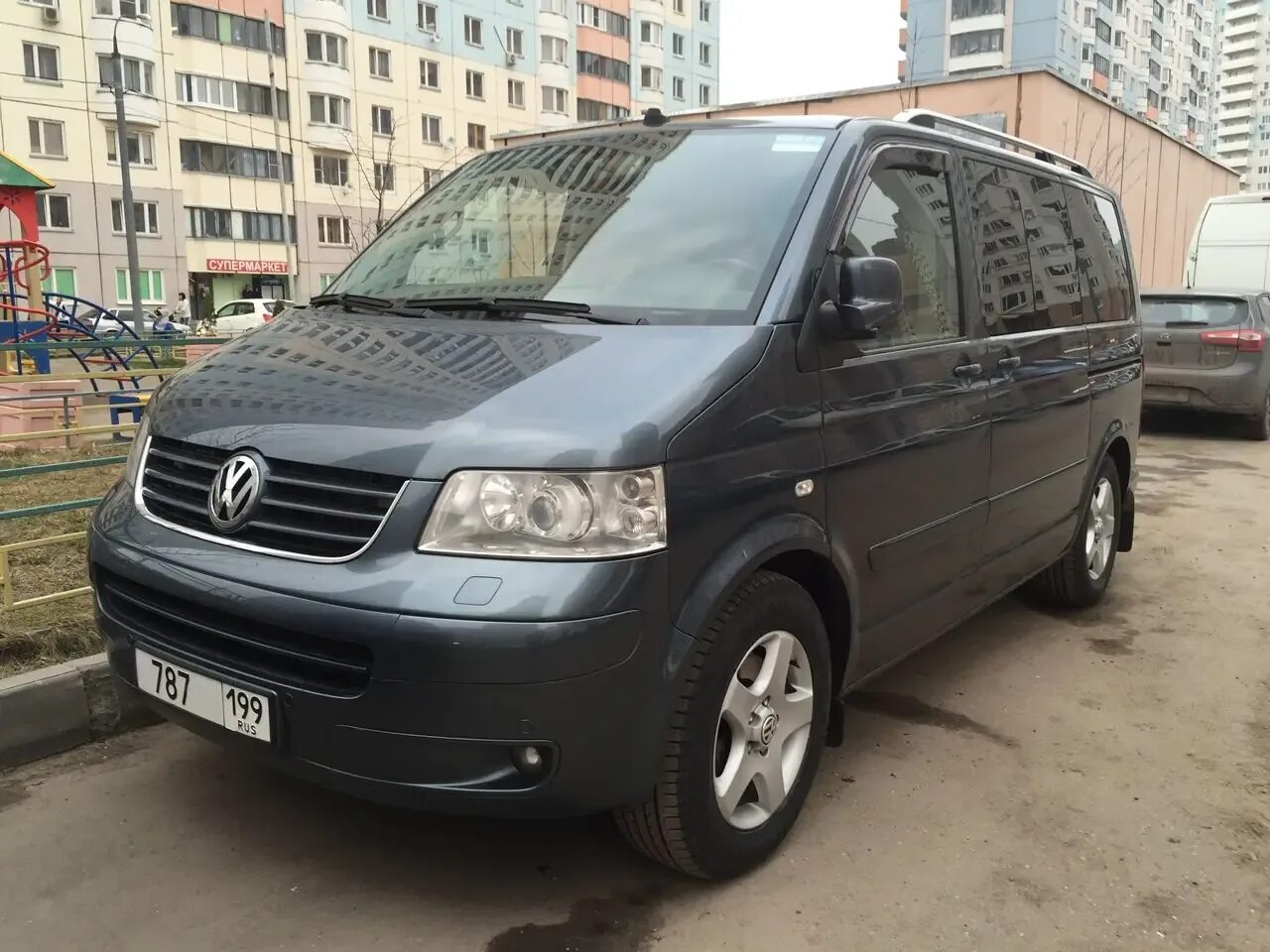 Фольксваген т5 2005. Фольксваген Мультивен 2005. Volkswagen Multivan t5 2005 года. Т-5 Фольксваген 2.5. R17фольксваген Каравелла т5.