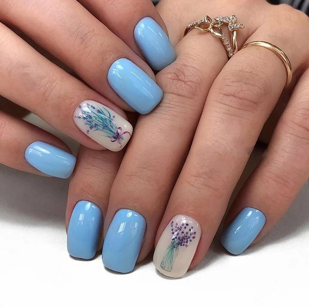 Маникюр в голубом цвете. Маникюр с синими цветами. Красивые голубые ногти. Маникюры голубых цветов. Маникюр в голуьыхтонах.