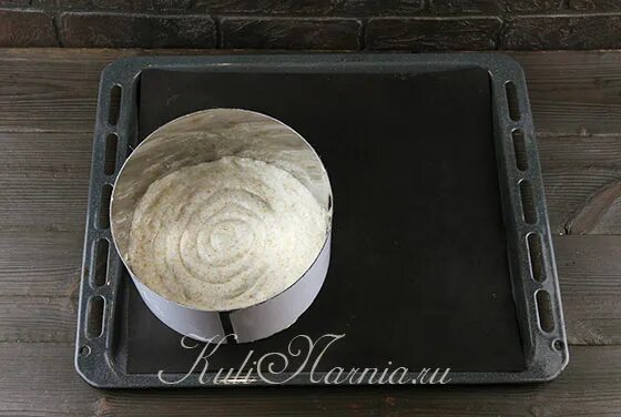 Бисквит в кольце без дна. Форма для выпечки бисквита из фольги. форма дакуаз. выпечка из бисквита дакуаз. коврик для дакуаз.