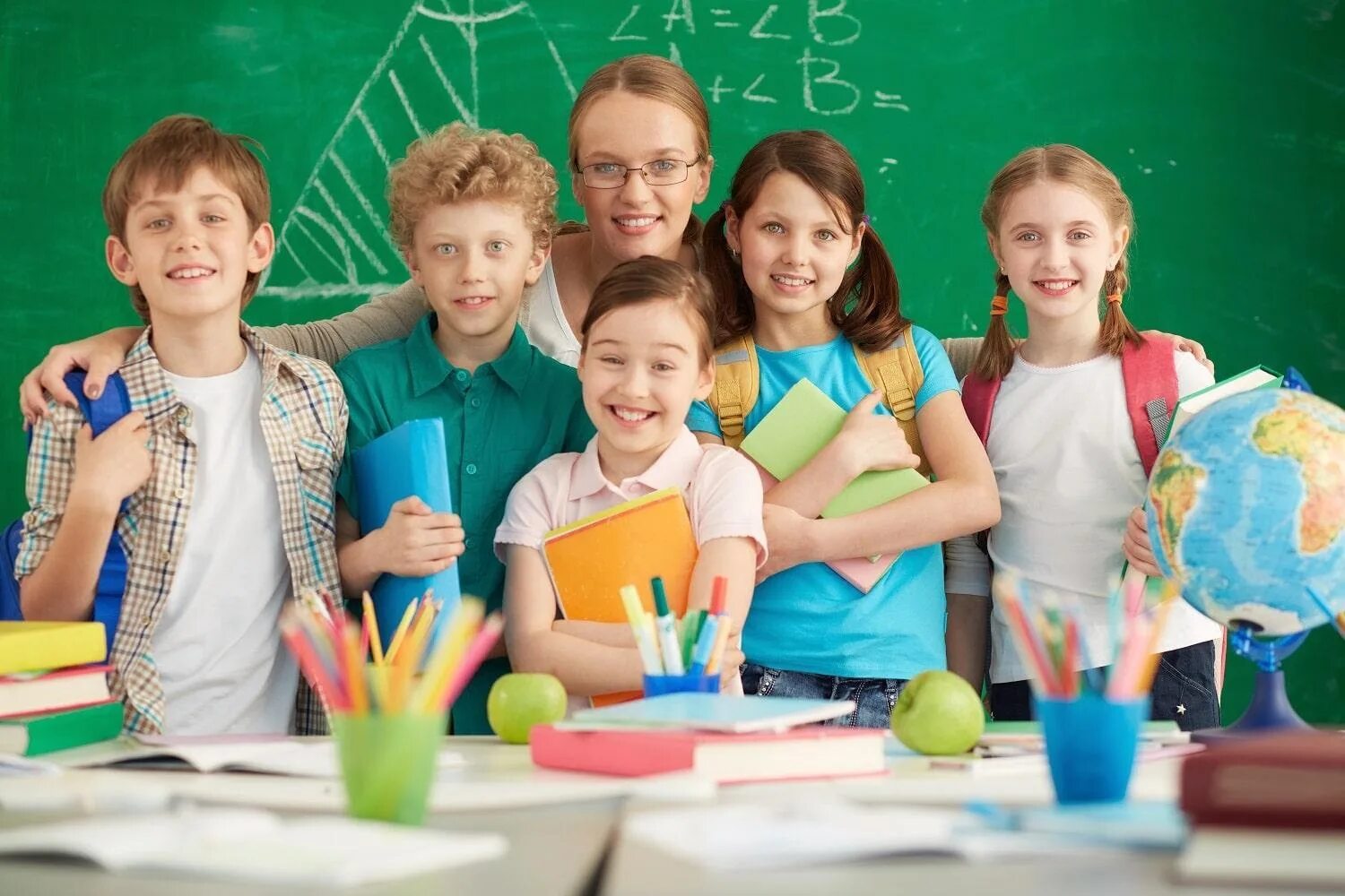 Primary students. Дети школьного возраста. Дети в классе. Ученики в школе. Ученики младшей школы.