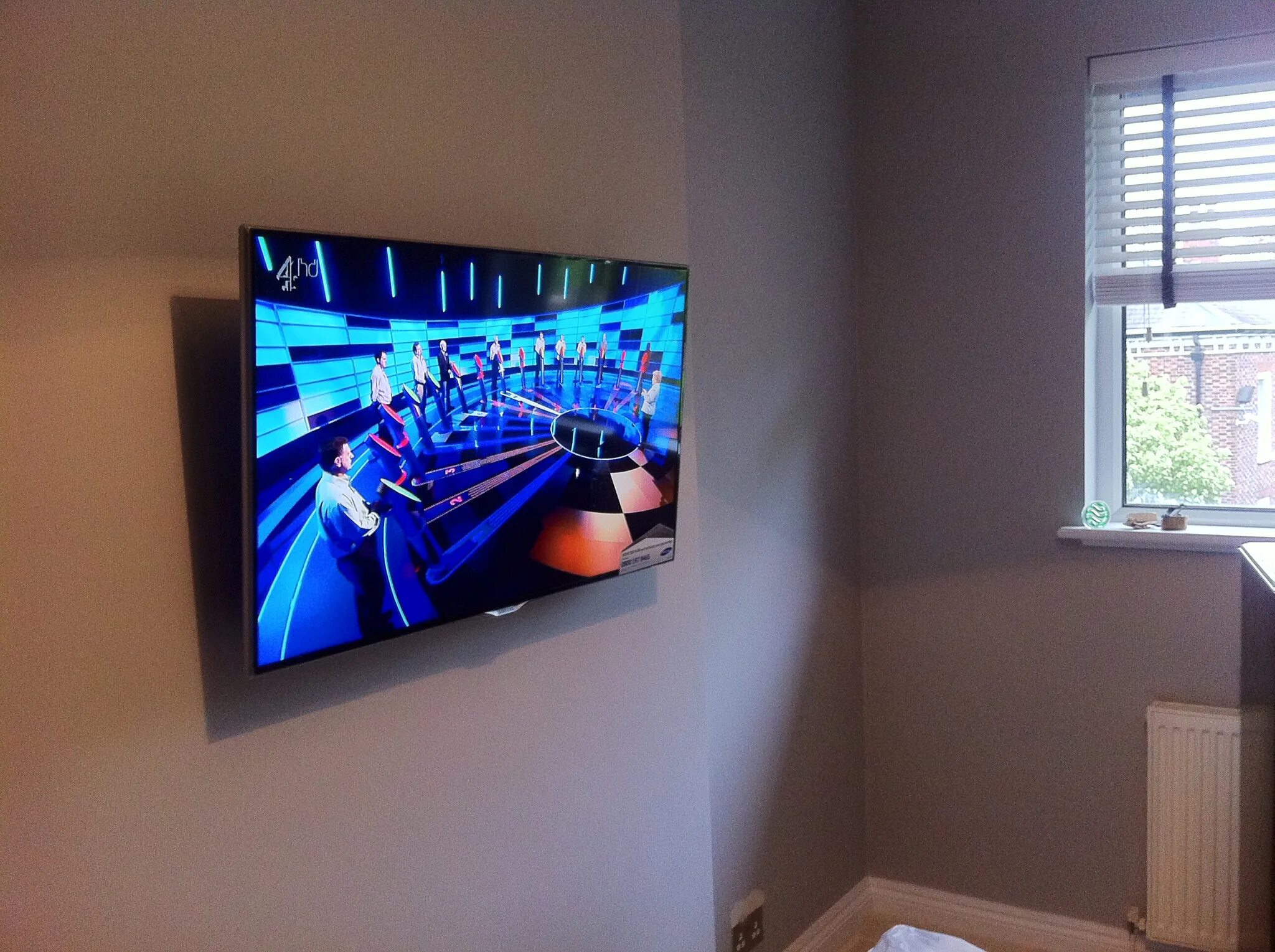 Lampa установка на телевизор. стойка тв напольная для самсунг 65 дюймов. X смарт тв media station. кронштейн для телевизора на стену. светодиодная подсветка для телевизора.