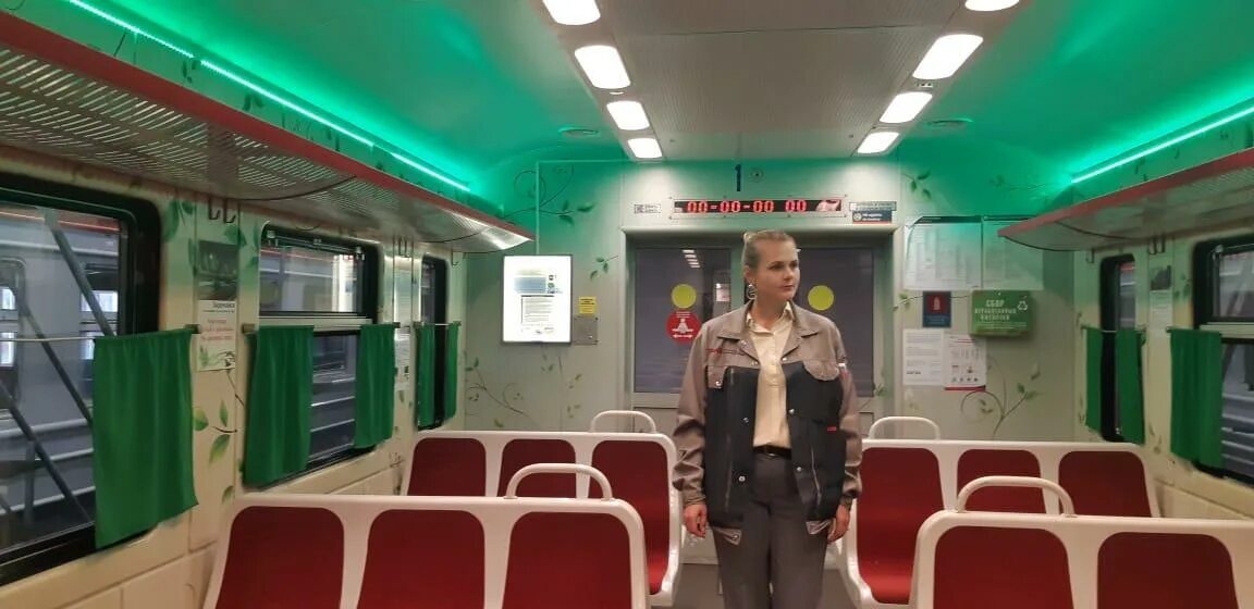 Зеленая электричка. Поезд РЖД зеленый. Эко поезд. Электропоезда экология. Сколько поездов на зеленой ветке