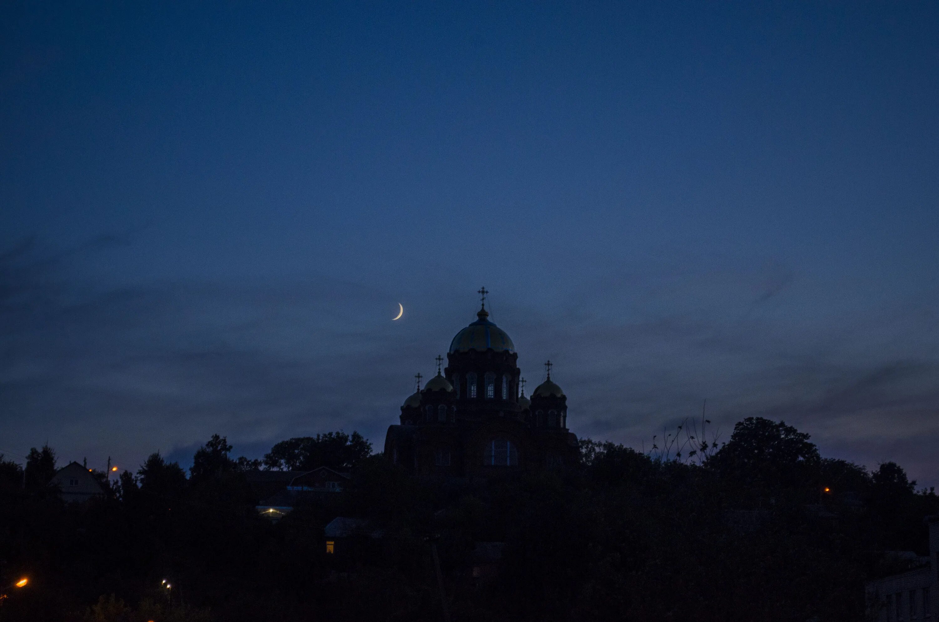 Церковь ночью. Православный храм ночью. Купол церкви ночью. Ночь храм лето.