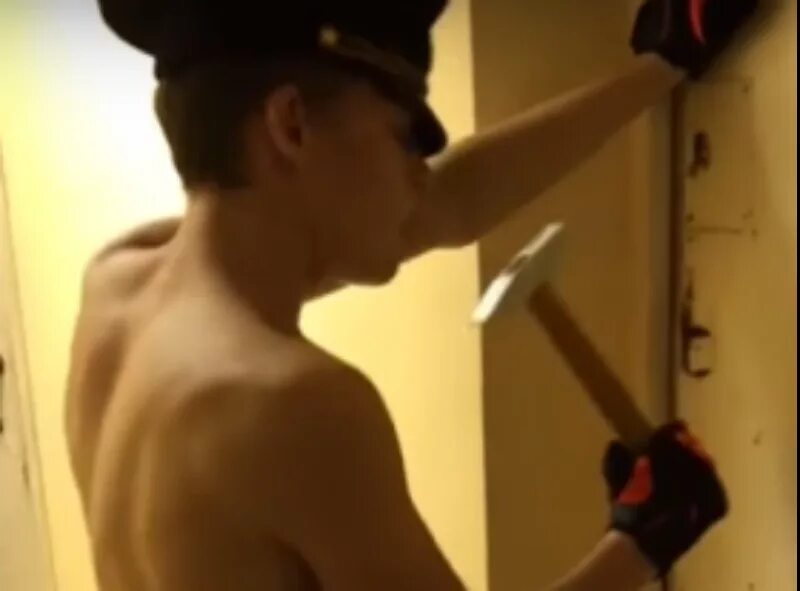 Сатисфекшн курсанты летного училища. Ульяновские парни курсанты. Ульяновские курсанты сатисфекшн. Ульяновские курсанты голые. Курсанты летного училища ульяновск.