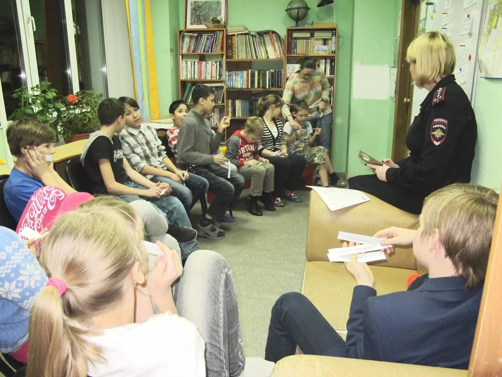 Бобровы дворы в прошлом школа. Познавательный диалог. Темы познавательный бесед. Познавательная беседа. Литературный микс в библиотеке это.