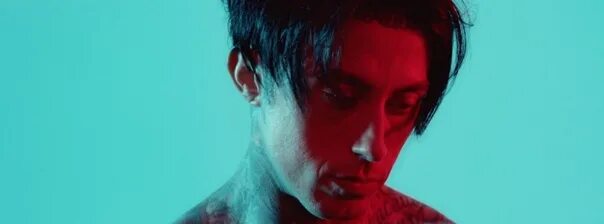 Falling in reverse vampire. Ронни радке drugs. ронни радке losing my mind. falling in reverse ронни радке 2019. falling in reverse 2025.