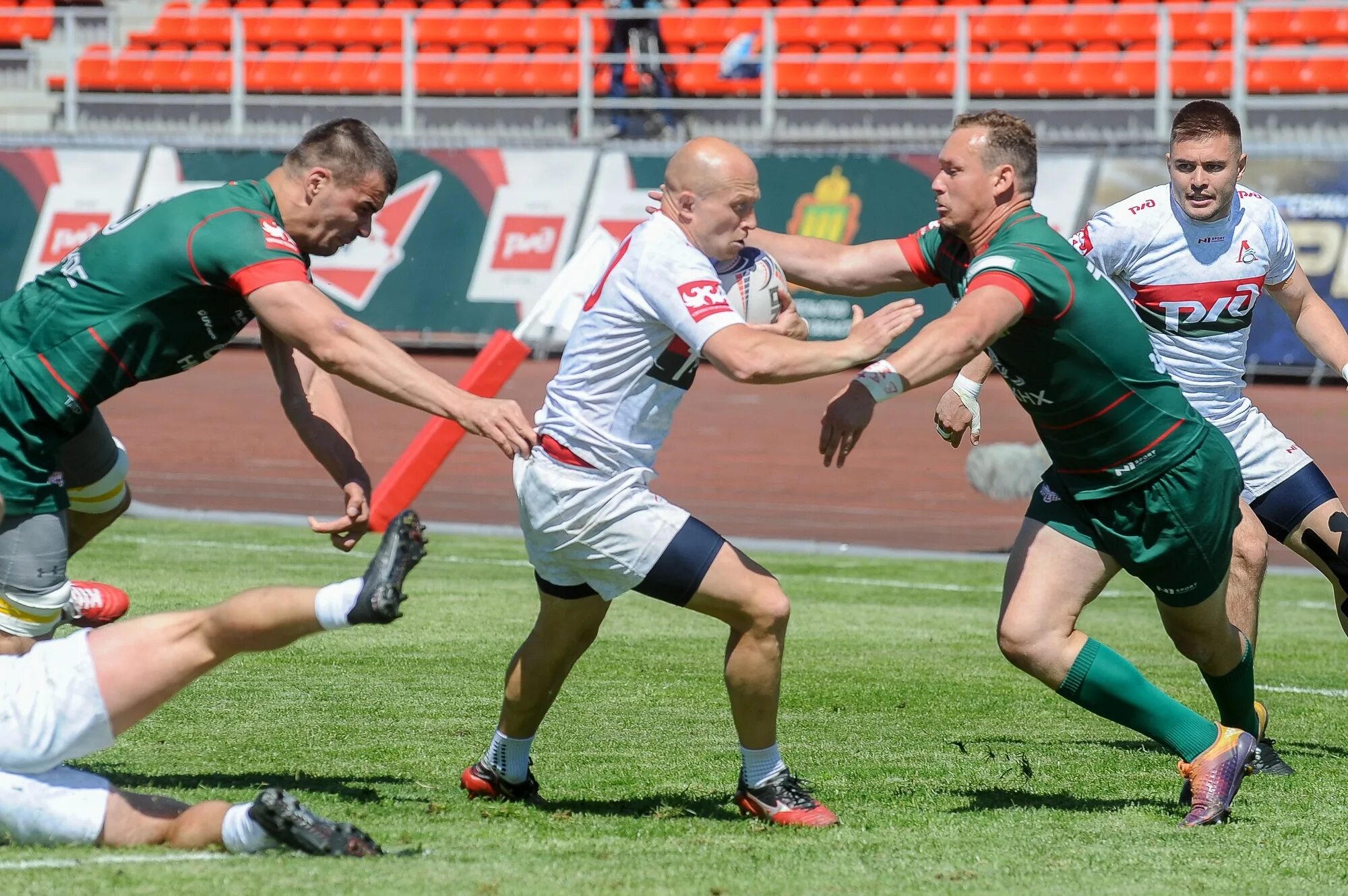 Стрелки из локомотива. Локомотивы стрела. Локомотив пенза регби. Локомотив стрела. Локомотив стрела.