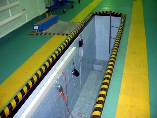 смотровая канава. смотровая канава. урал 4320 на смотровой яме. смотровая канава. траншейная смотровая канава.