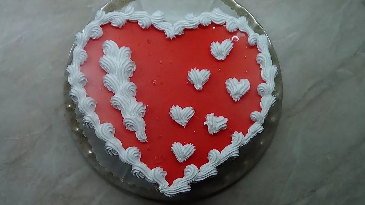 Украшение торта сердце. Украсить торт сердце. Торт с сердечками. Сердце чаще мотору автор слились сладчайшему