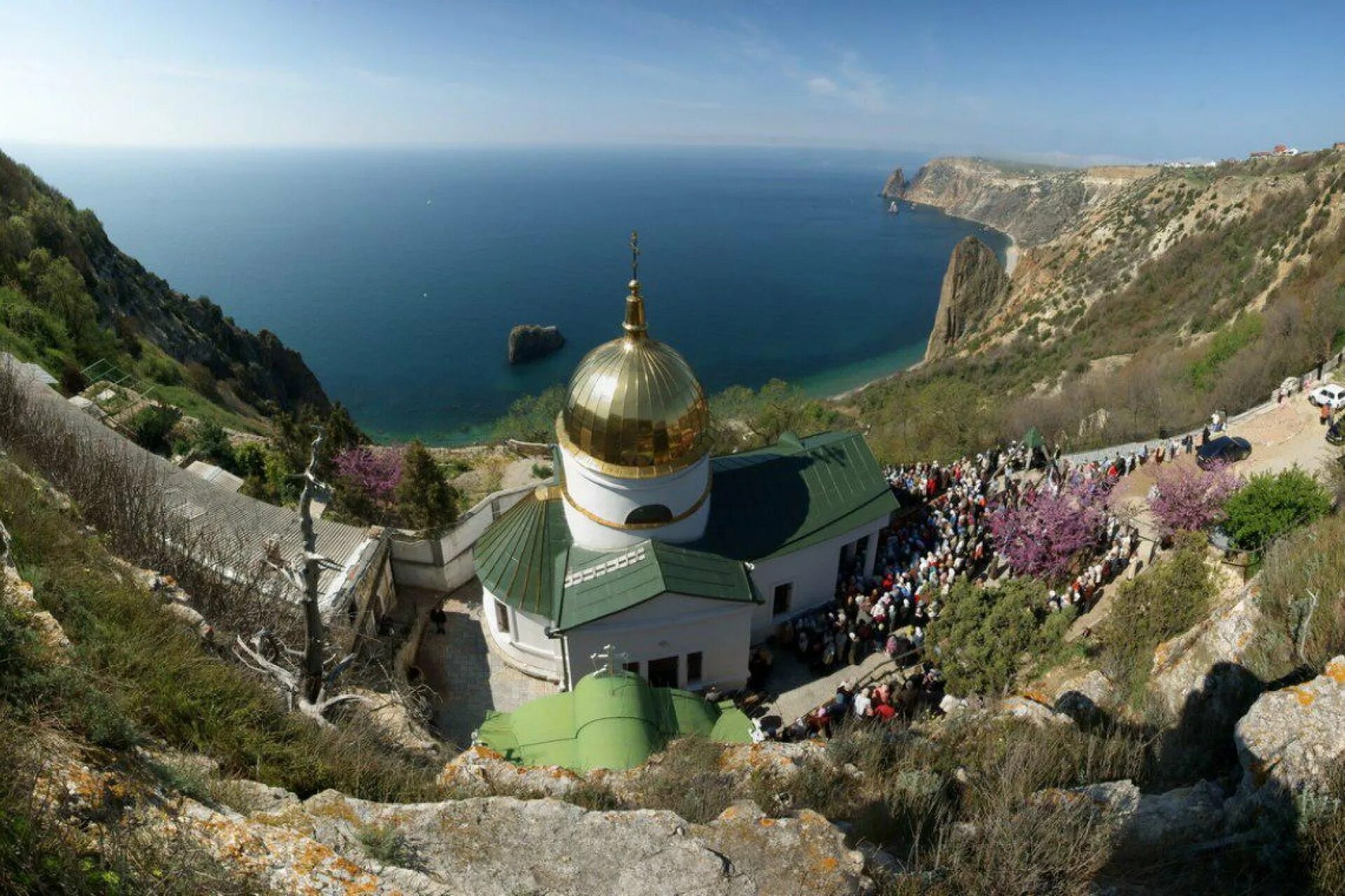 Православный храм в горе