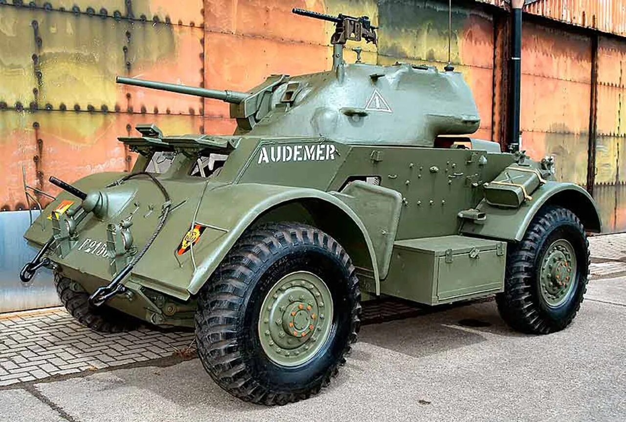 Aec танк. Бронеавтомобиль "Staghound". Т17е1 Стэгхаунд бронеавтомобиль. Т17 бронеавтомобиль. M6 Staghound.