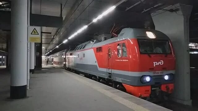 Поезд 160в двухэтажный. Скорый поезд ржд. скорый поезд москва.