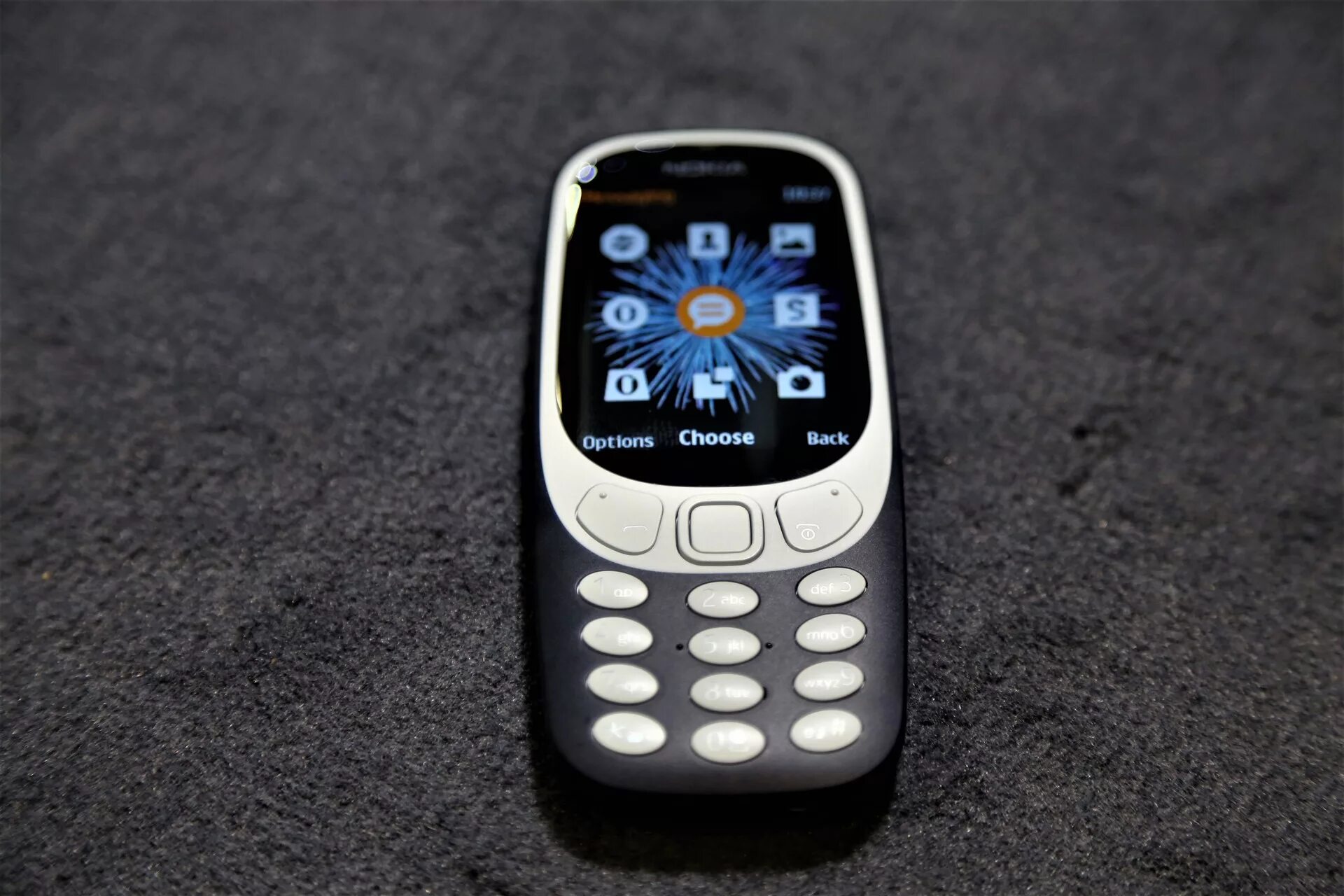 Телефон нокиа 33. Nokia 3310 2017. Нокиа 3310 2000. Легендарная Nokia 3310. Нокиа 3310 Старая.