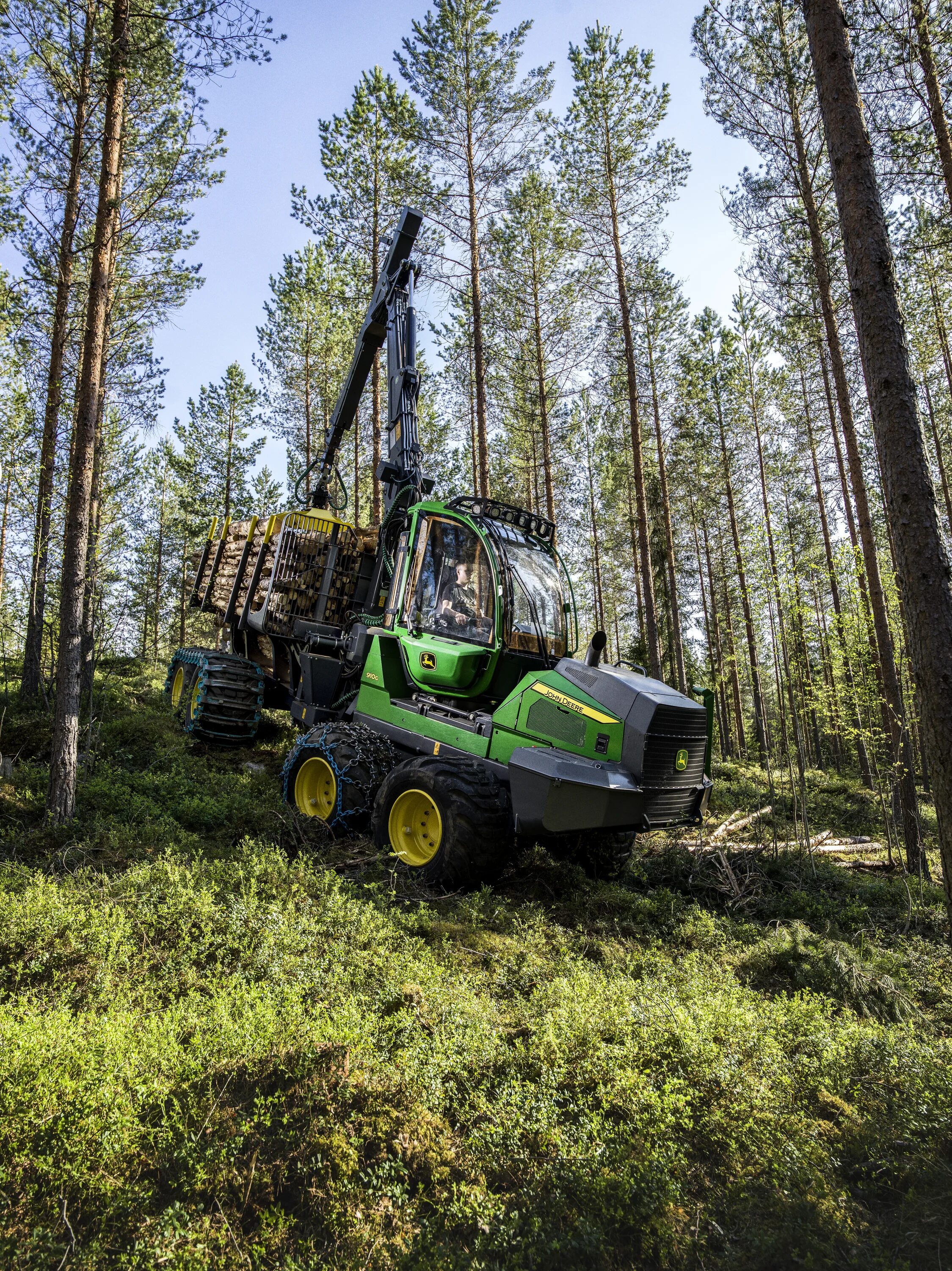 Подборщик леса. Форвардер john deere. джон дир 1010 b. форвардеры джон дир инновационные. форвардер подборщик.