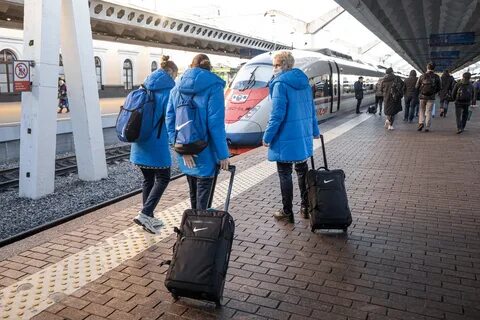 Из москвы в санкт петербург выехали
