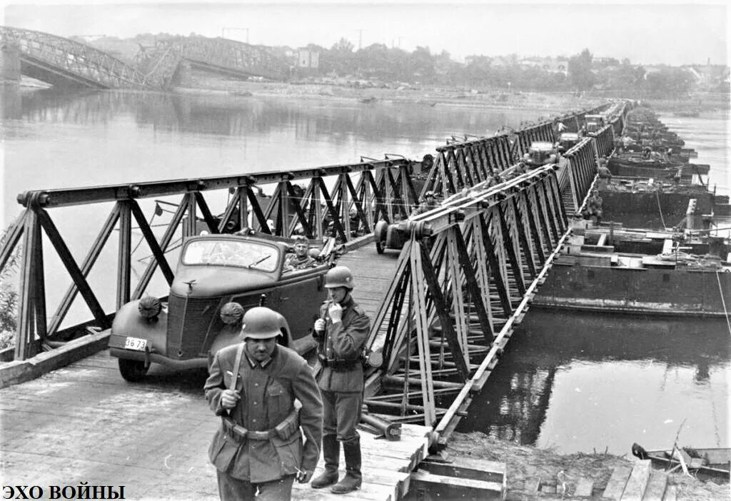 Франка потенте мост. Великий новгород мост 1941. Партизанское движение 1941-1945 взорванный мост. Понтоны в вов 1941-1945. Ржев мост 1942.