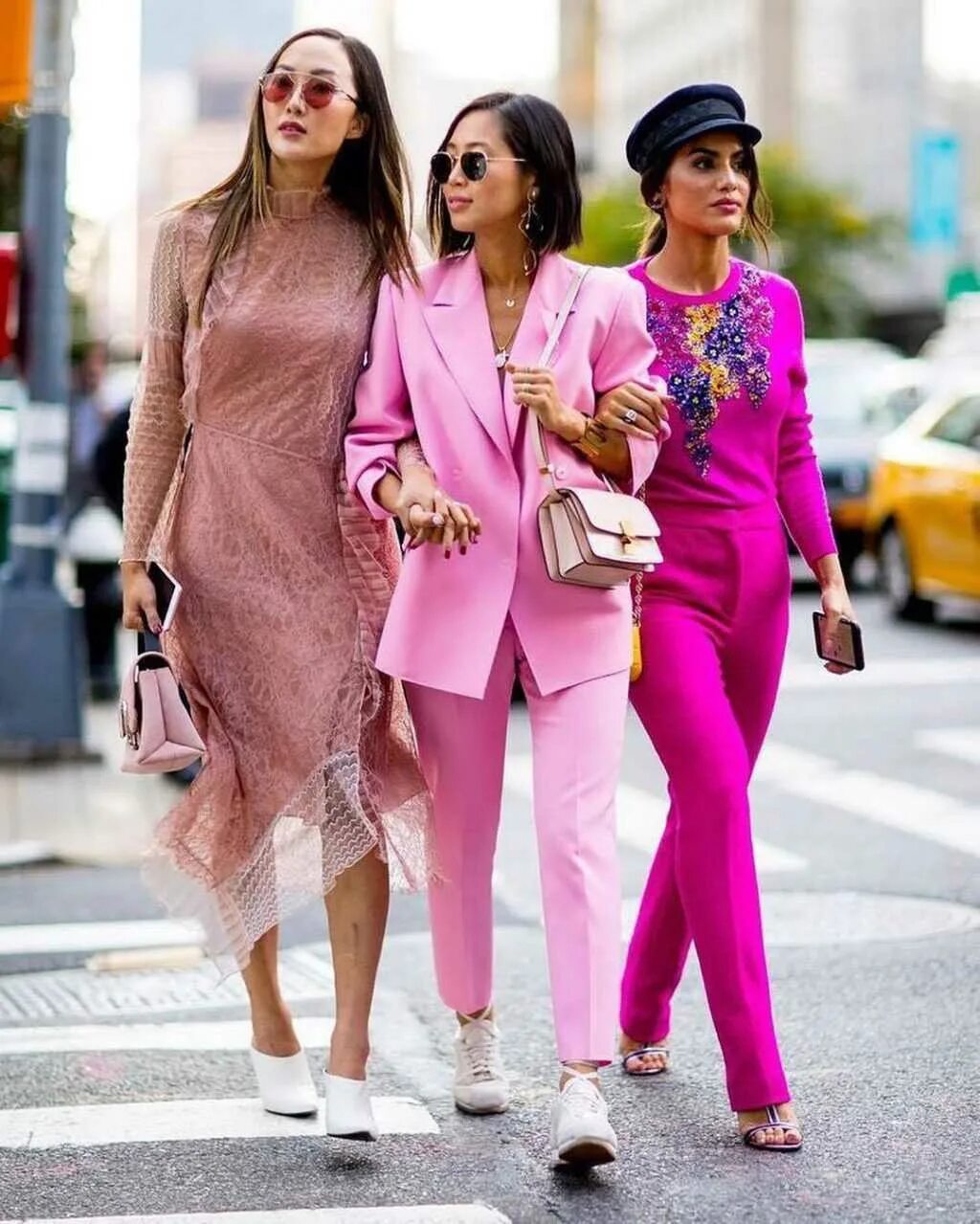 Модные тенденции 2020 года. Модная одежда. Стильные яркие образы. Яркая одежда для женщин. Яркий стиль одежды.
