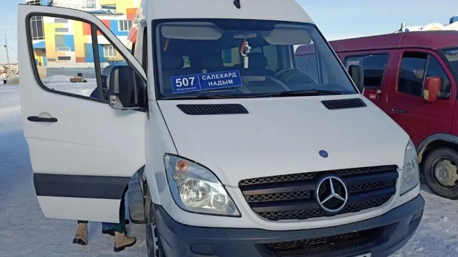 Маршрутка надым. Надым салехард автобус. автобус надым. рейсовый автобус надым салехард.