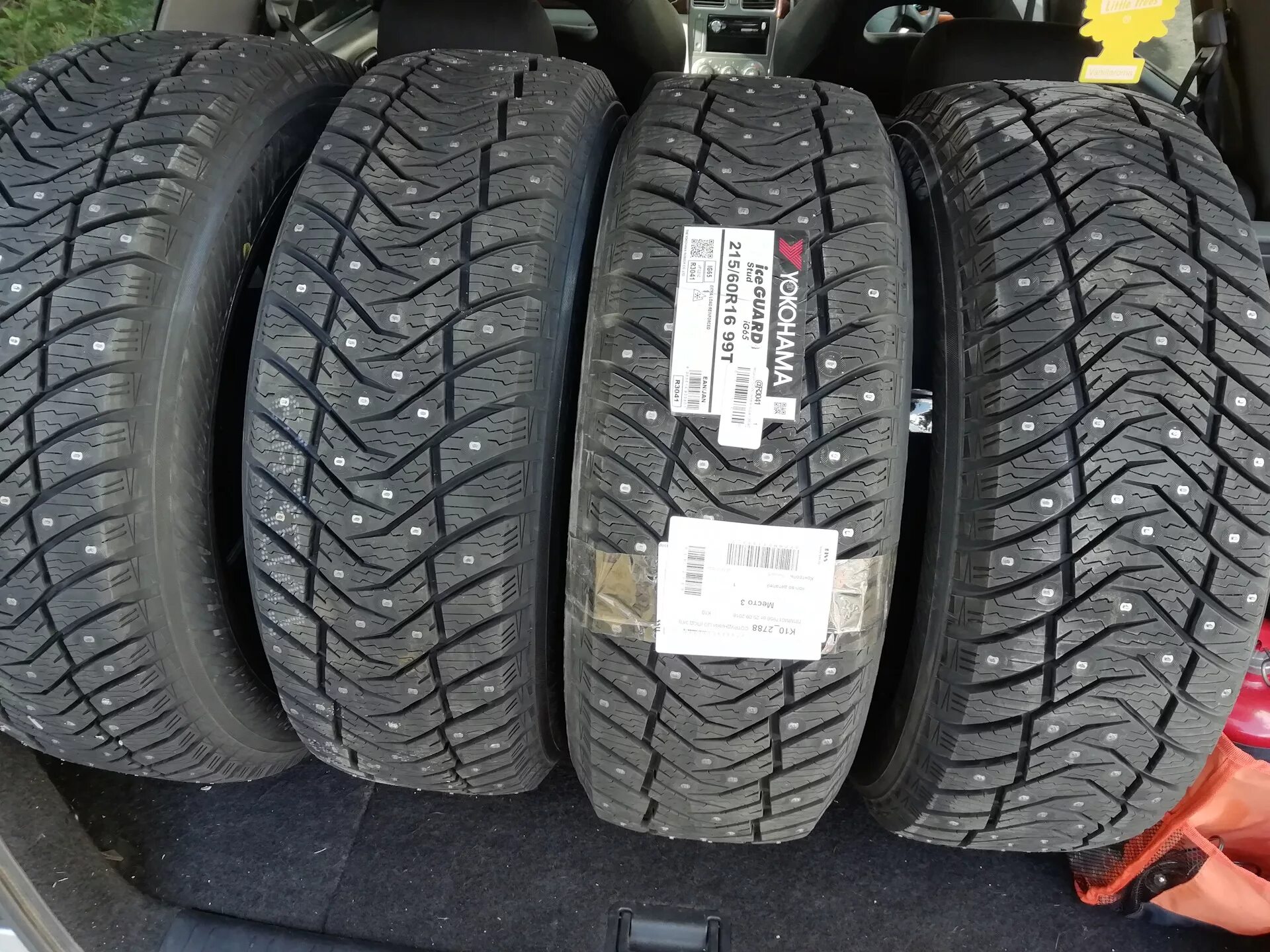 Шины Yokohama Ice Guard ig65. Ig65 шипы Yokohama. Yokohama ig65 215/65 r16. Yokohama Ice Guard ig65 215/65 r16. Йокогама айс гуард 65