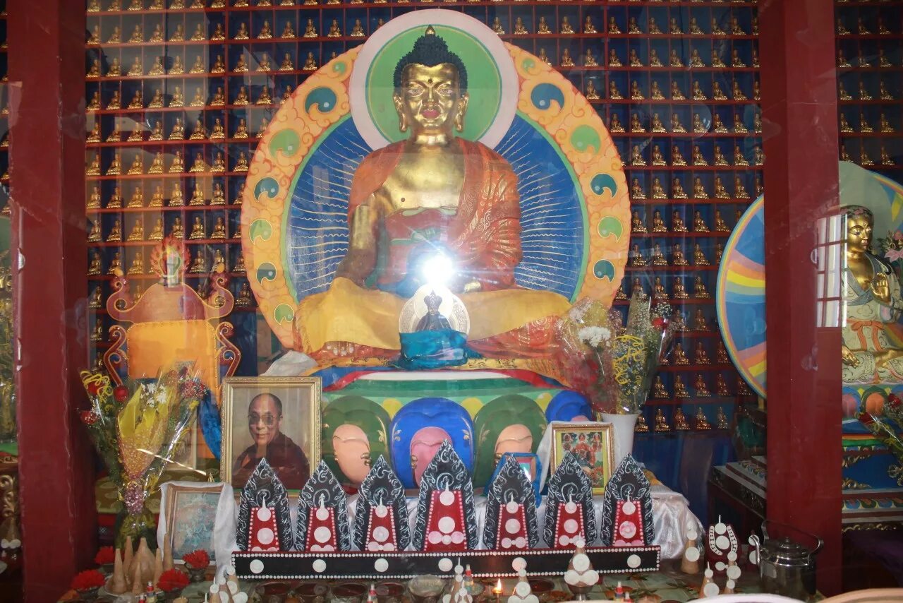 Рождение буды. Рождения Будды Шакьямуни. День рождения Будды Шакьямуни. День рождения Будды Шакьямуни в 2022. День рождения Будды дацан.